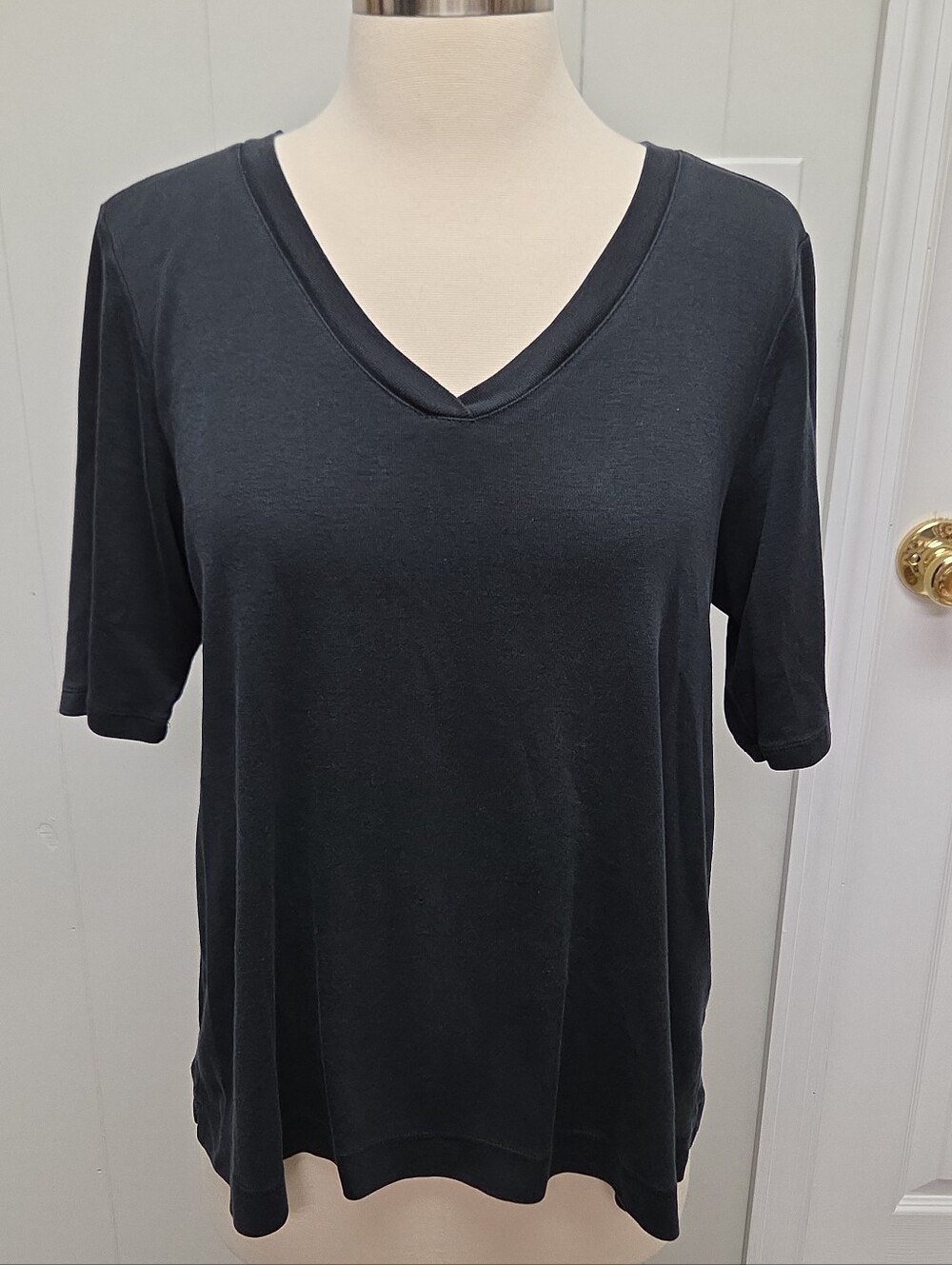 J Jill Women’s Perfect Pima Cotton V-neck Elbow Sleeve Top Shirt Black Medium